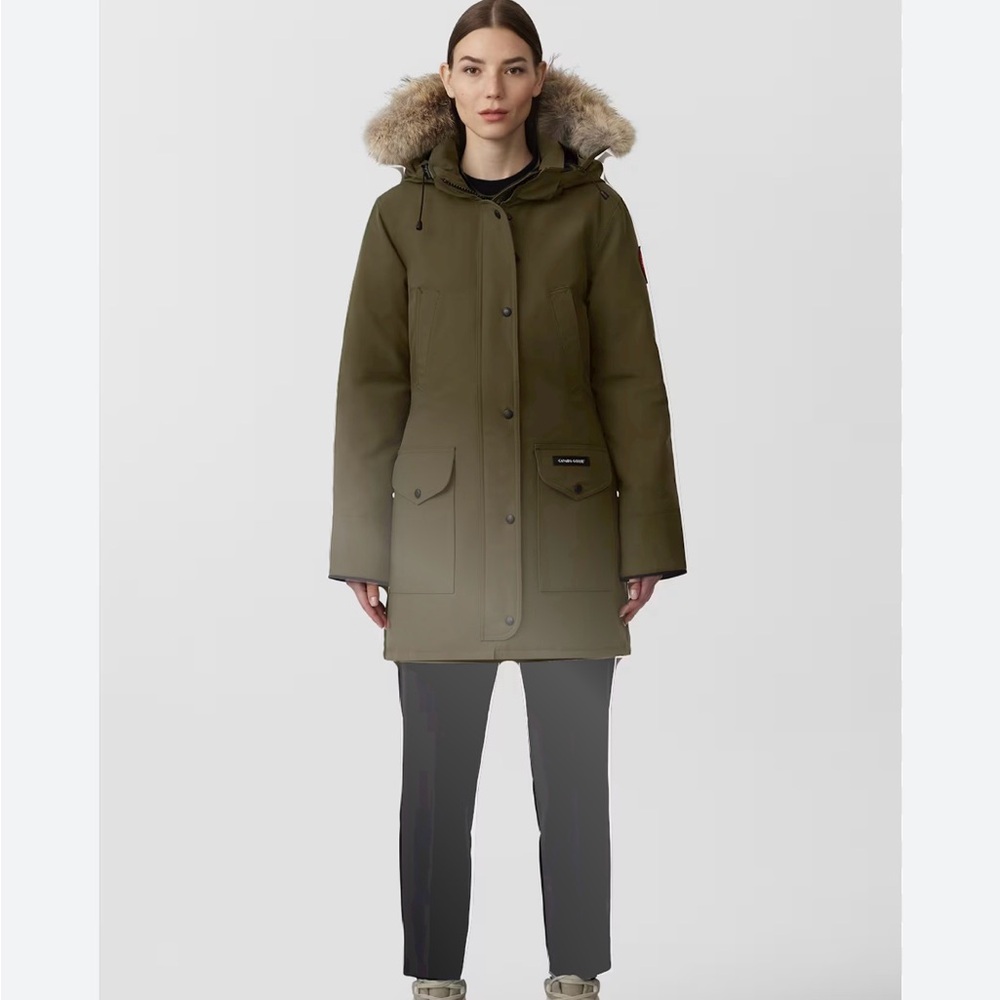 Canada Goose Womens Trillium Parka w Fur Hood (Military Green, size Small)